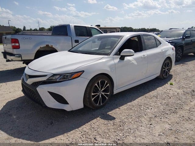 2018 TOYOTA CAMRY SE 2
