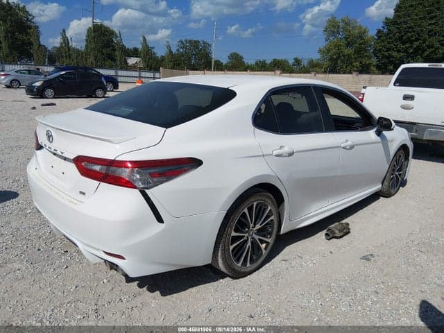 2018 TOYOTA CAMRY SE 4
