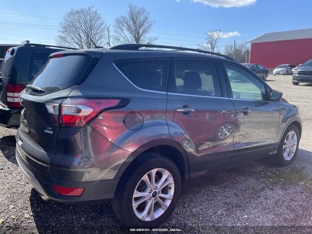 2017 FORD ESCAPE SE 4