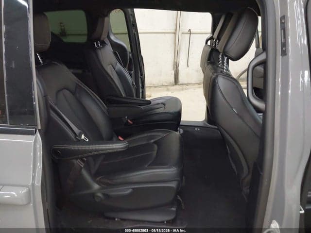 2023 CHRYSLER PACIFICA HYBRID TOURING L 8