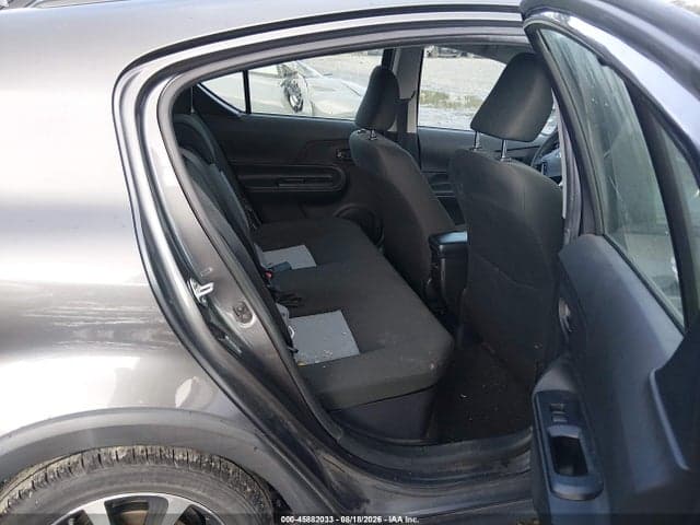 2019 TOYOTA PRIUS C LE 8