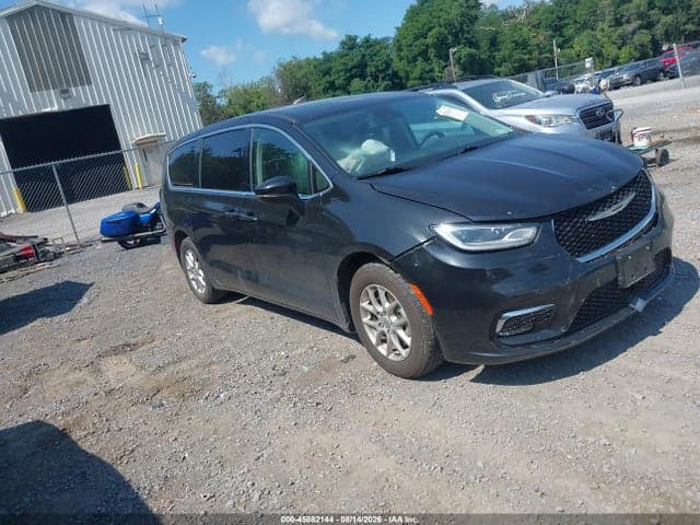 2023 CHRYSLER PACIFICA TOURING L 1
