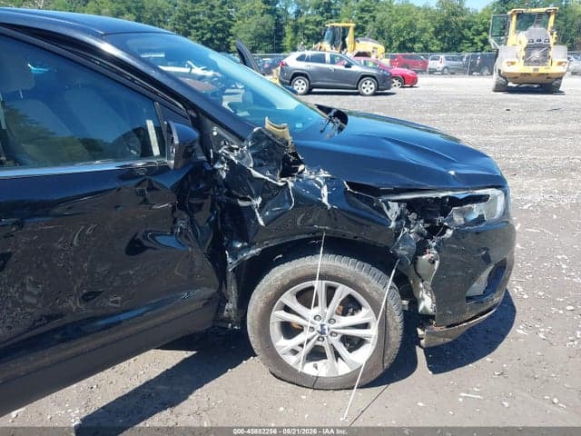 2017 FORD ESCAPE SE 14