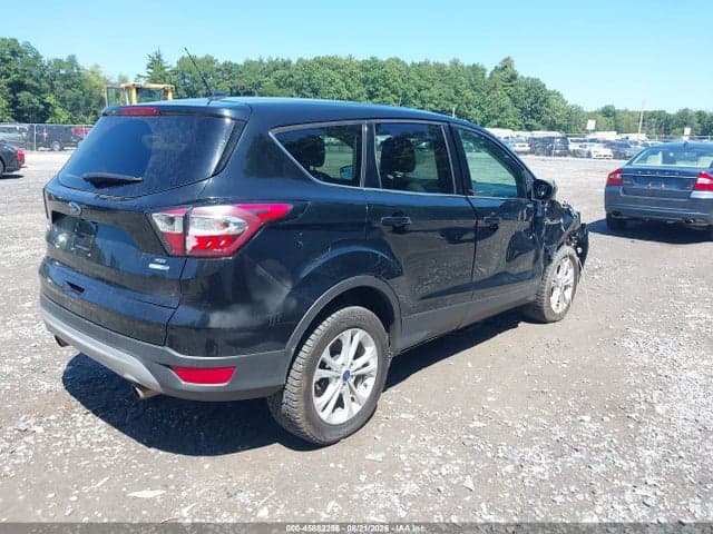 2017 FORD ESCAPE SE 4