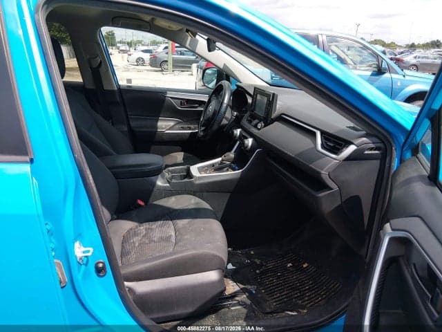 2020 TOYOTA RAV4 LE 5