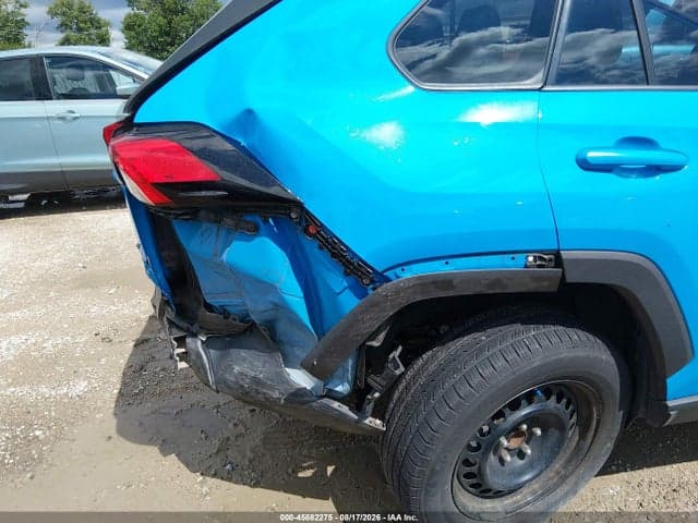2020 TOYOTA RAV4 LE 6