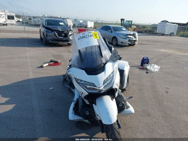 2020 HONDA GL1800 3