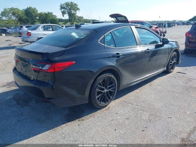 2025 TOYOTA CAMRY SE 4