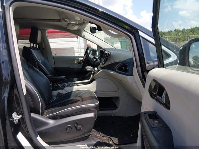 2022 CHRYSLER PACIFICA LIMITED 5
