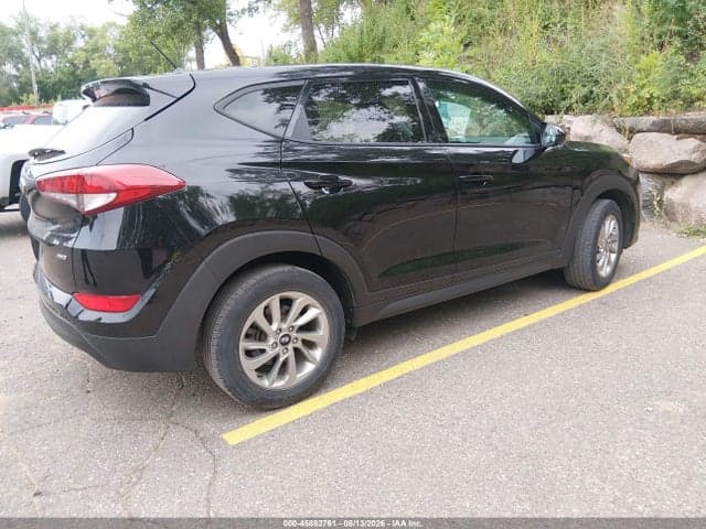 2018 HYUNDAI TUCSON SE 4