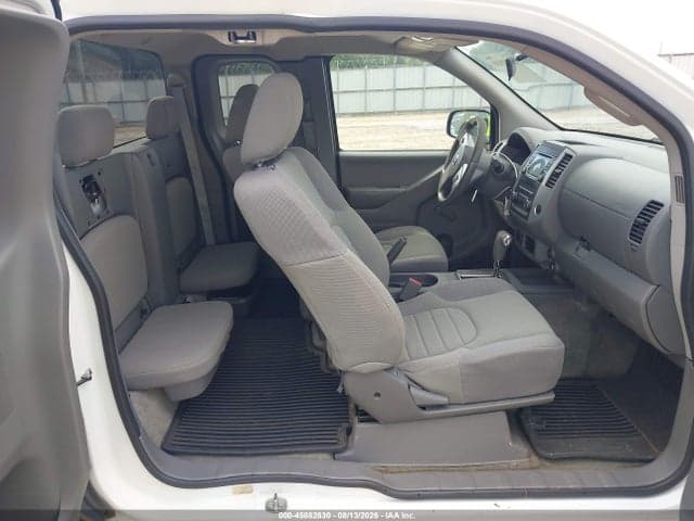 2017 NISSAN FRONTIER S 8