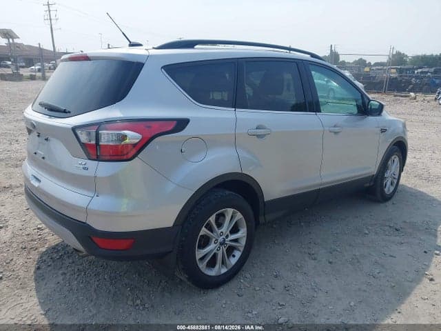 2017 FORD ESCAPE SE 4