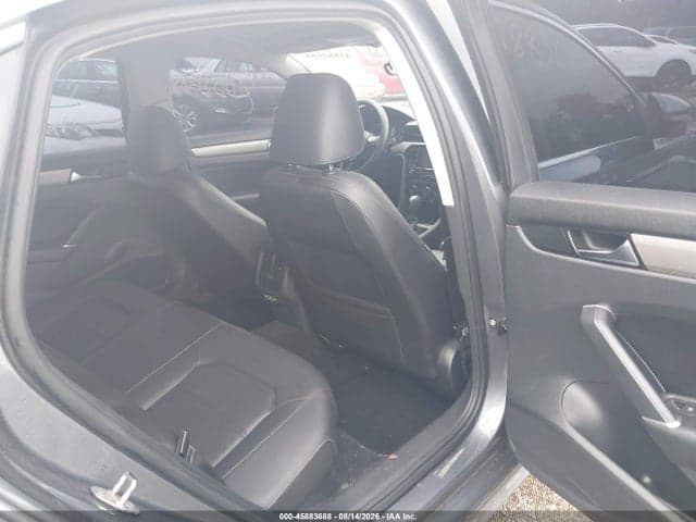 2021 VOLKSWAGEN PASSAT 2.0T SE 8