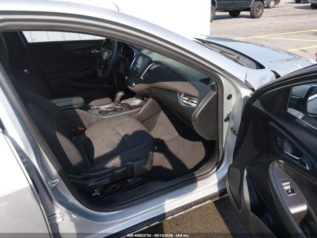 2017 CHEVROLET MALIBU 1LT 5