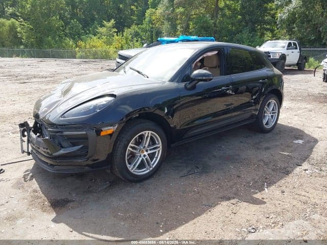 2025 PORSCHE MACAN T 2