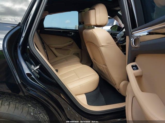 2025 PORSCHE MACAN T 8