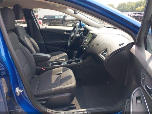 2017 CHEVROLET CRUZE LT AUTO 5