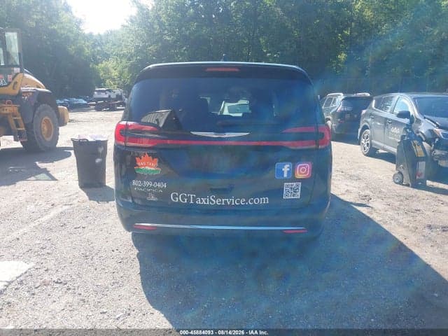 2023 CHRYSLER PACIFICA TOURING L 17