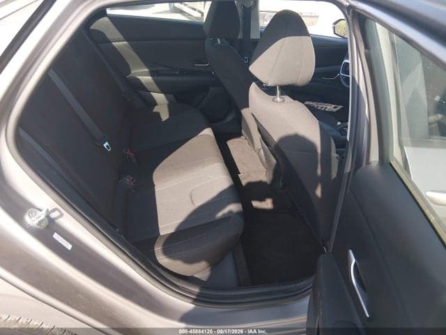 2023 HYUNDAI ELANTRA SE 8
