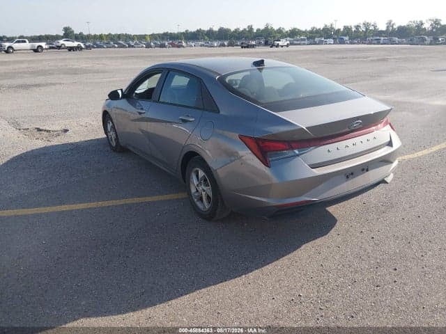 2023 HYUNDAI ELANTRA SE 3