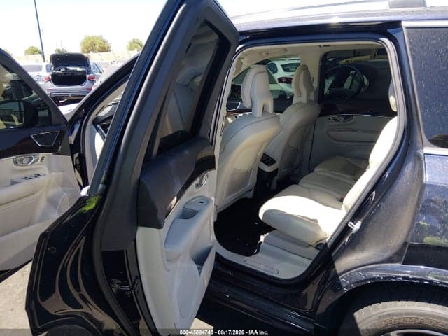 2017 VOLVO XC90 T6 MOMENTUM 8