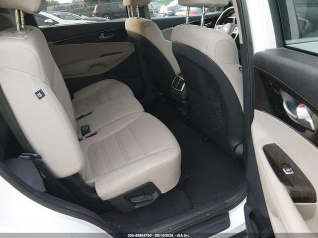 2019 KIA SORENTO 2.4L LX 8