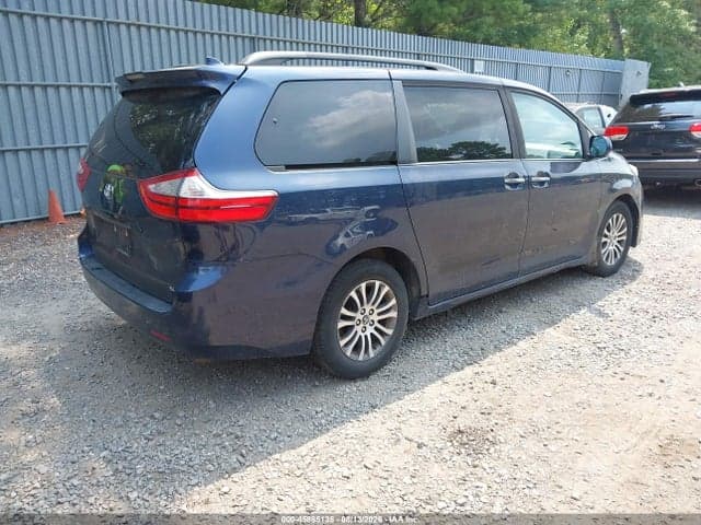 2018 TOYOTA SIENNA XLE 8 PASSENGER 4