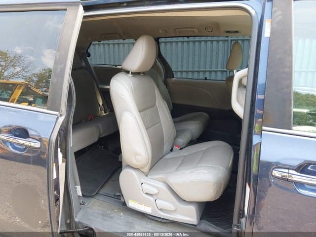 2018 TOYOTA SIENNA XLE 8 PASSENGER 8