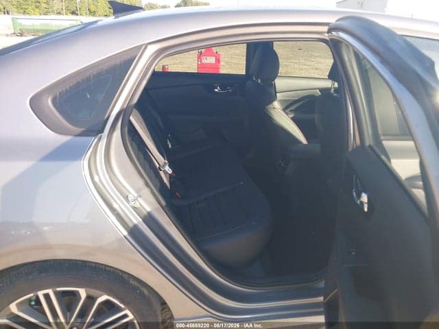 2024 KIA FORTE GT 8