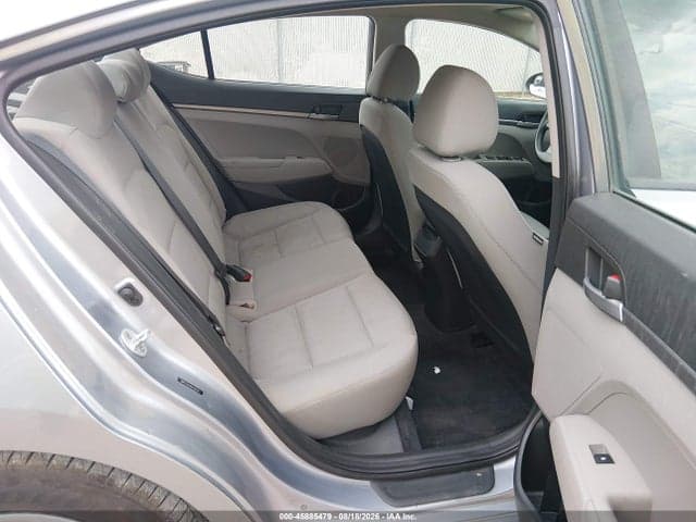 2017 HYUNDAI ELANTRA SE 8
