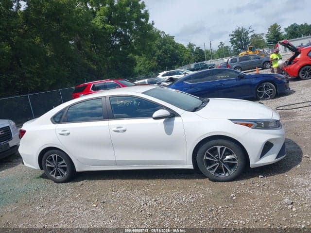 2023 KIA FORTE LXS 14