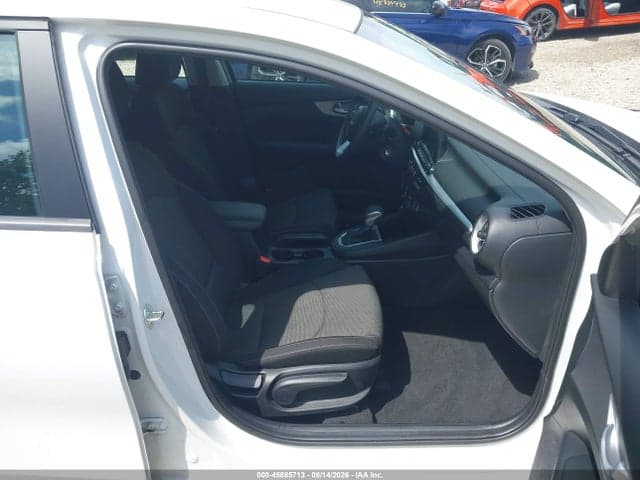 2023 KIA FORTE LXS 5