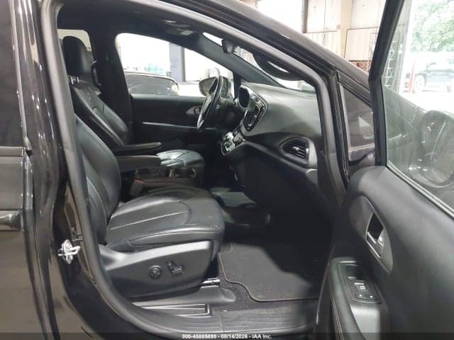2018 CHRYSLER PACIFICA TOURING L 5
