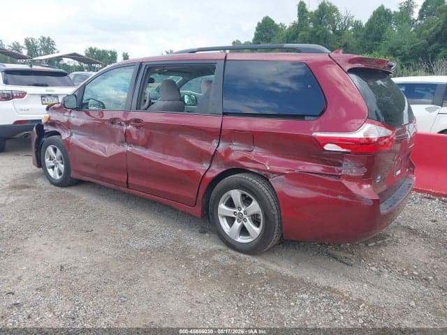 2018 TOYOTA SIENNA LE 8 PASSENGER 3