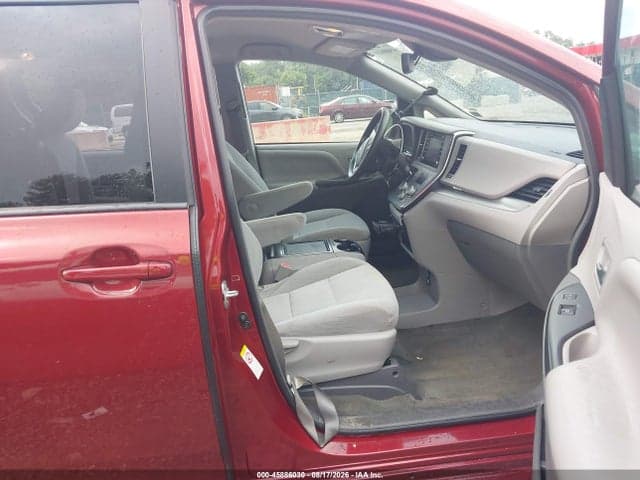 2018 TOYOTA SIENNA LE 8 PASSENGER 5