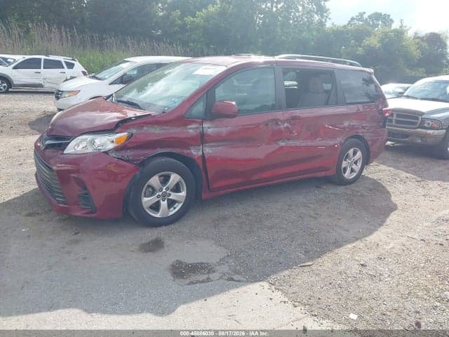 2018 TOYOTA SIENNA LE 8 PASSENGER 6