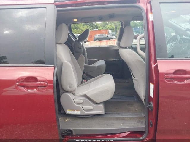 2018 TOYOTA SIENNA LE 8 PASSENGER 8