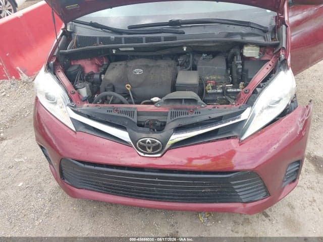 2018 TOYOTA SIENNA LE 8 PASSENGER 10