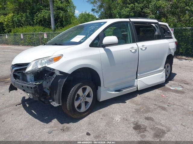 2020 TOYOTA SIENNA LE 2