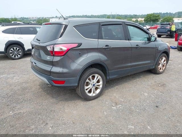 2017 FORD ESCAPE SE 4