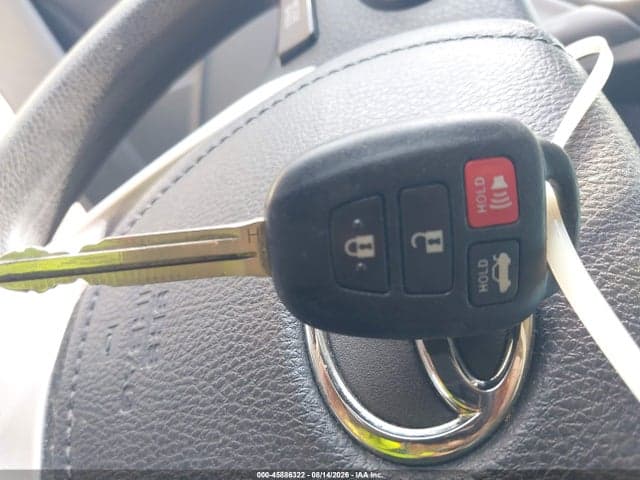 2018 TOYOTA COROLLA LE 11