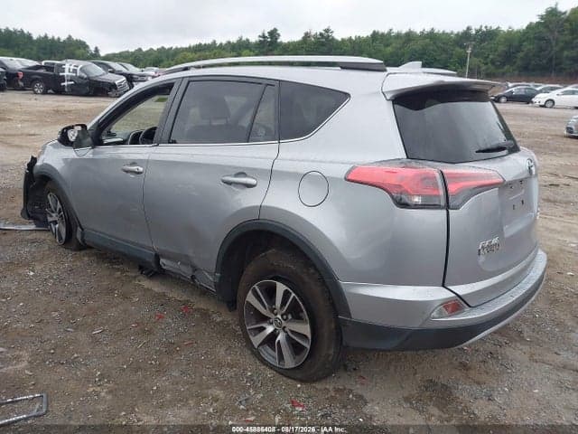 2018 TOYOTA RAV4 XLE 3