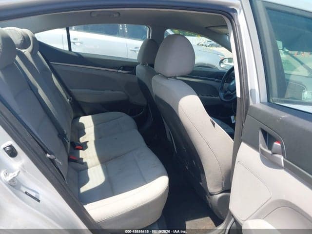2018 HYUNDAI ELANTRA SE 8