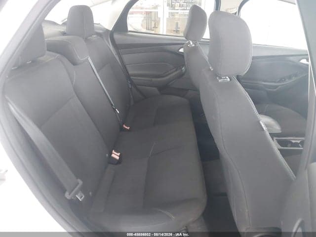 2017 FORD FOCUS SE 8