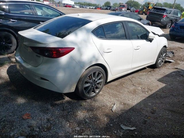 2018 MAZDA MAZDA3 TOURING 4