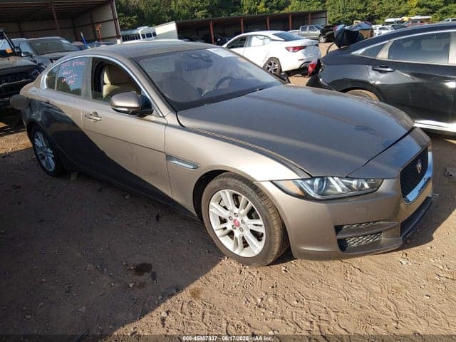 2017 JAGUAR XE 25T PREMIUM 1