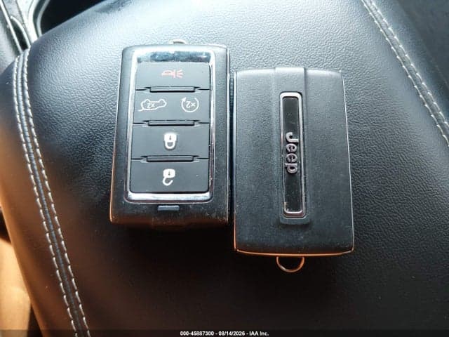 2023 JEEP GRAND CHEROKEE L LAREDO 4X4 11