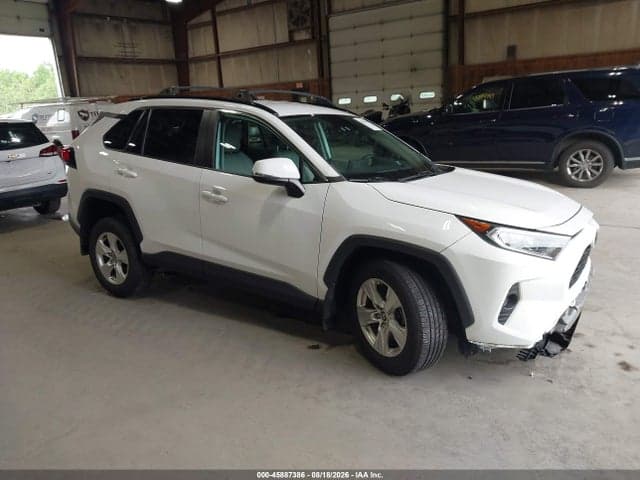 2021 TOYOTA RAV4 XLE 1