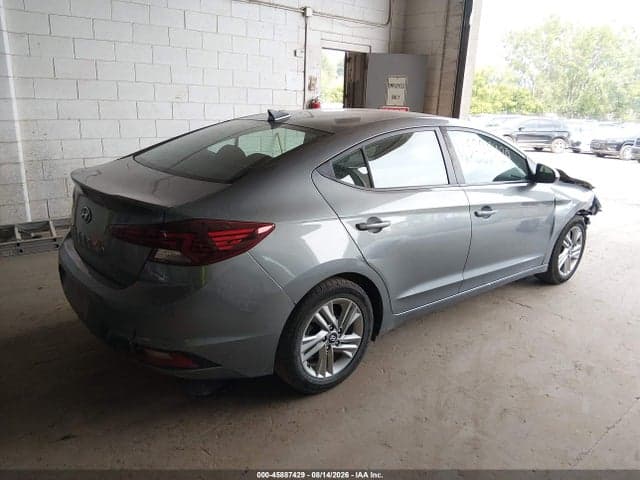 2019 HYUNDAI ELANTRA SEL 4