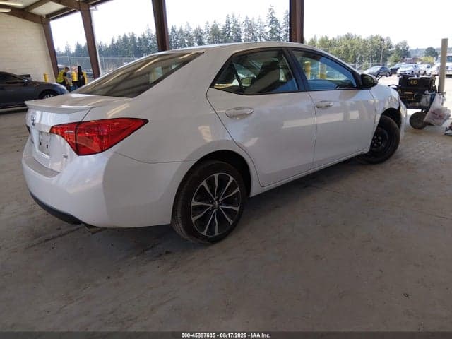 2017 TOYOTA COROLLA SE 4